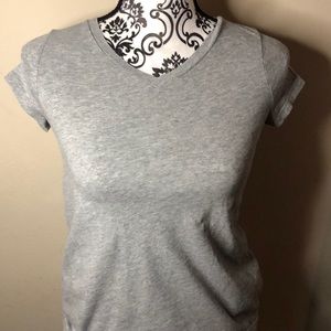 Cute plan gray shirt!!